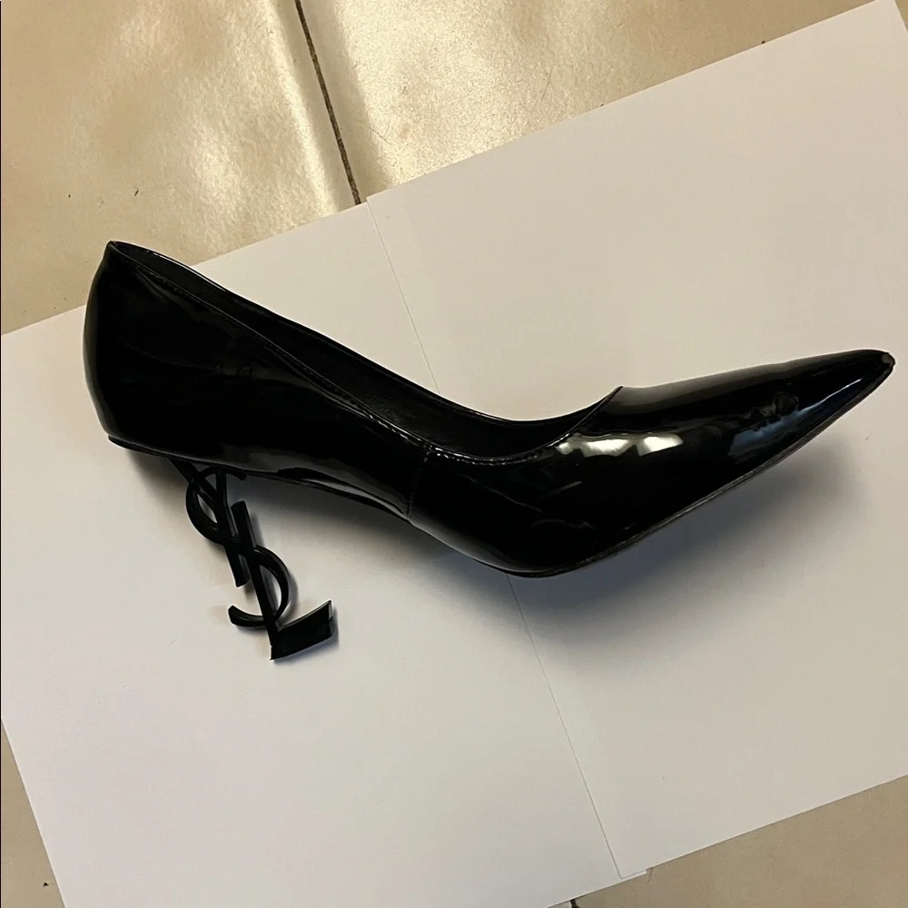 Black Patent Leather Heels made in Italy size 42. Worn. - Picture 4 of 13